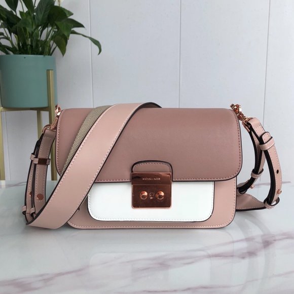 MK Flap one-shoulder messenger small square bag